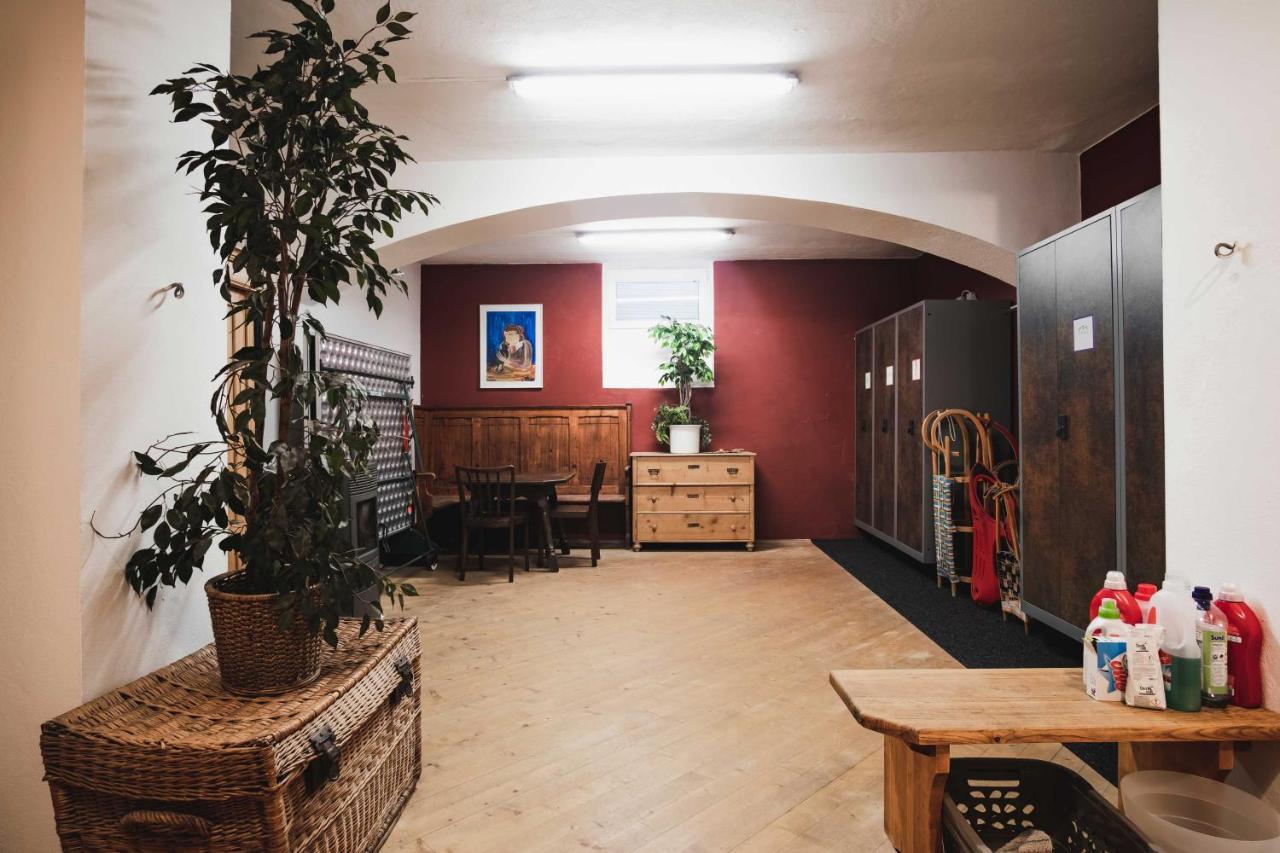 Riedz Apartments Innsbruck- Zentrales Apartmenthaus Mit Gruener Oase ภายนอก รูปภาพ