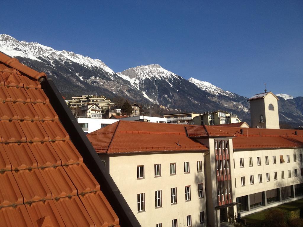 Riedz Apartments Innsbruck- Zentrales Apartmenthaus Mit Gruener Oase ภายนอก รูปภาพ