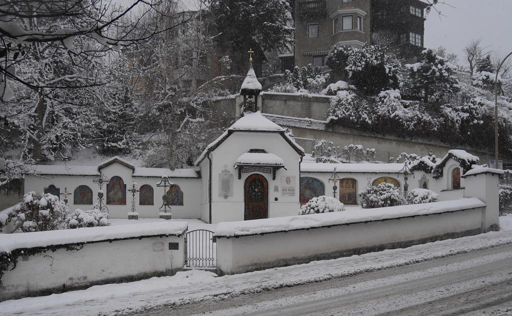 Riedz Apartments Innsbruck- Zentrales Apartmenthaus Mit Gruener Oase ภายนอก รูปภาพ