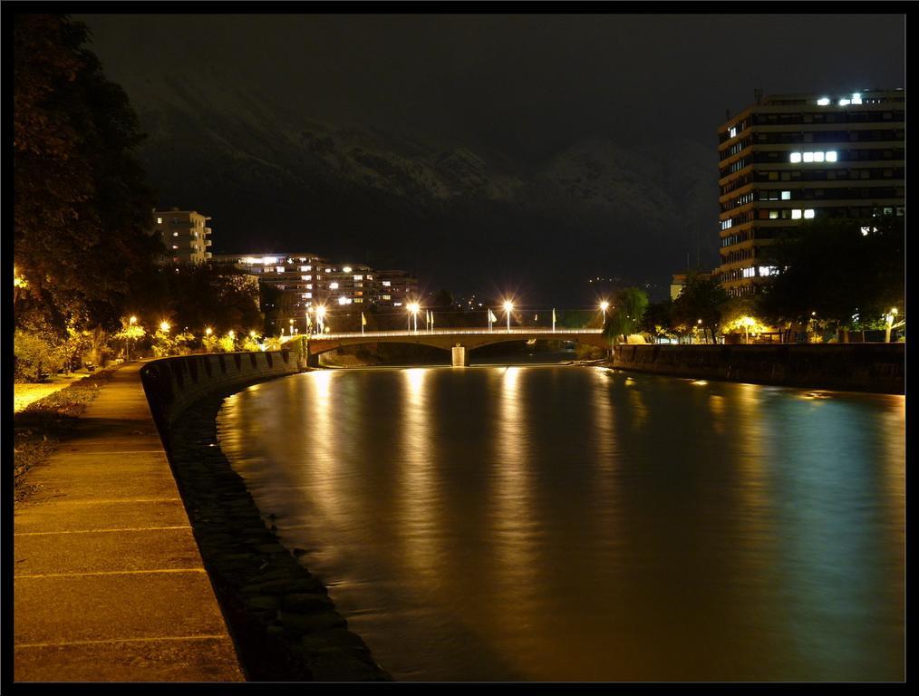 Riedz Apartments Innsbruck- Zentrales Apartmenthaus Mit Gruener Oase ภายนอก รูปภาพ